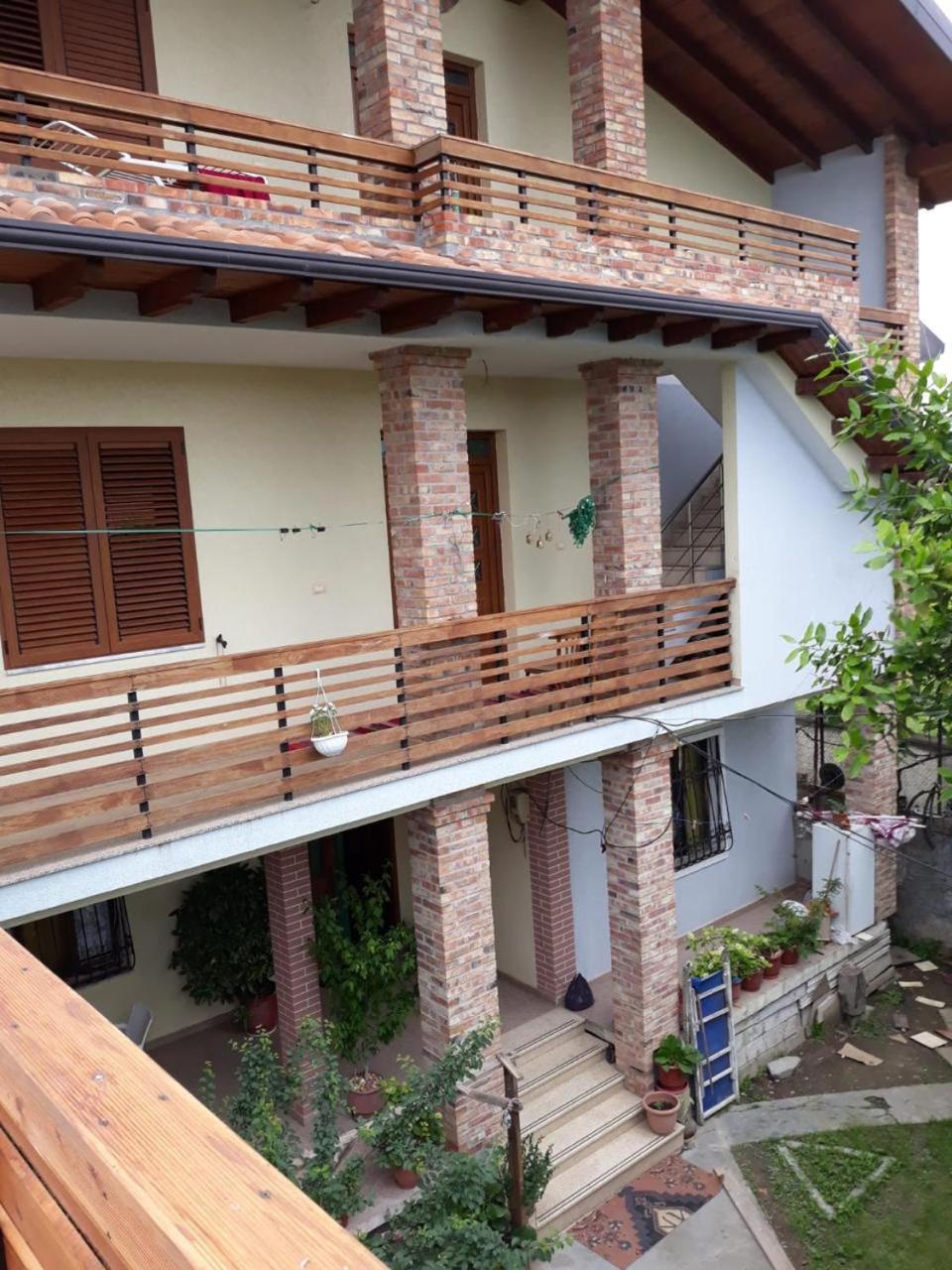 Sara'S Villa Shkodër Buitenkant foto