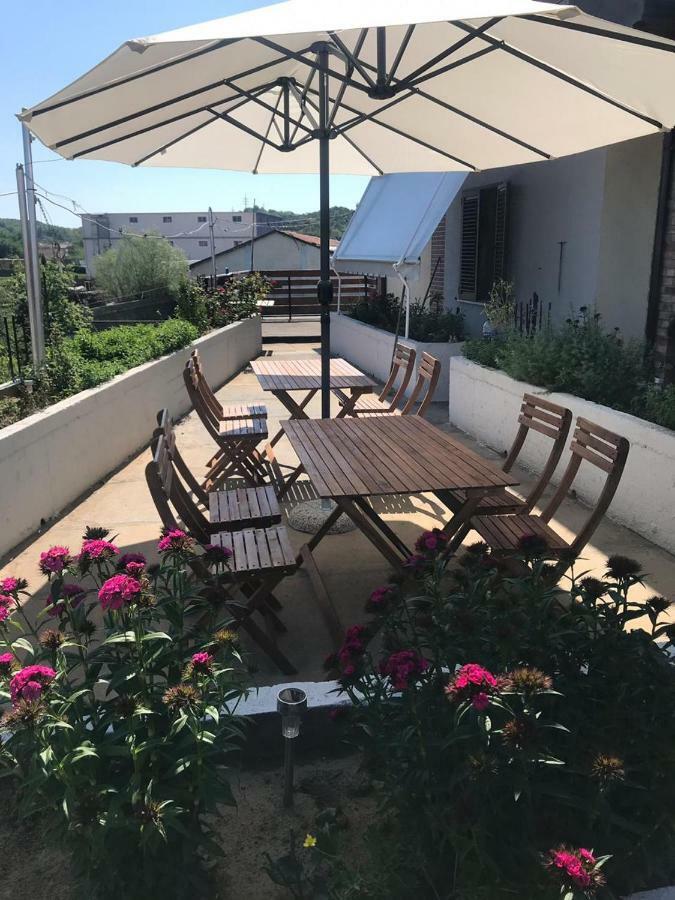 Sara'S Villa Shkodër Buitenkant foto