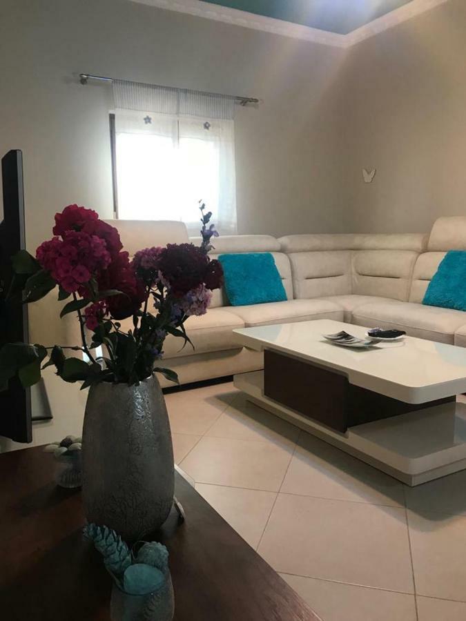 Sara'S Villa Shkodër Buitenkant foto